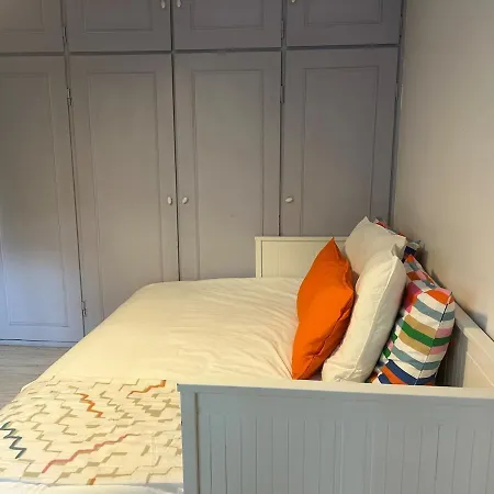 Hébergement de vacances De Gamme 11 Personnes Jacuzzi Privé *