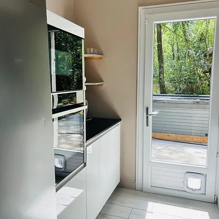 De Gamme 11 Personnes Jacuzzi Privé Hébergement de vacances