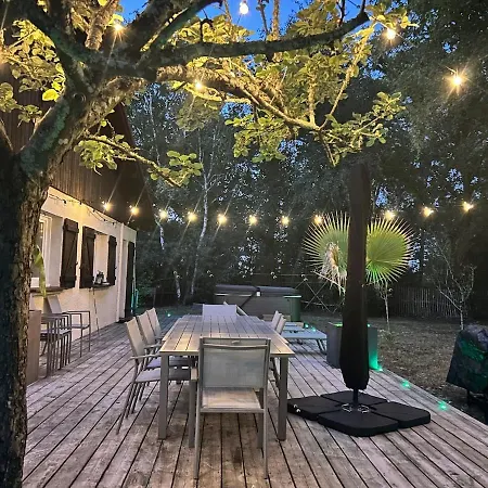 Hébergement de vacances De Gamme 11 Personnes Jacuzzi Privé Lacanau