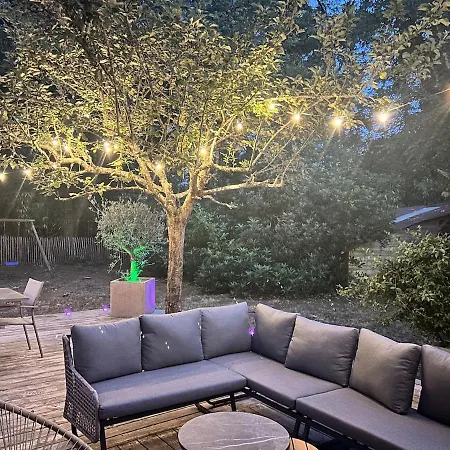 De Gamme 11 Personnes Jacuzzi Privé Hébergement de vacances