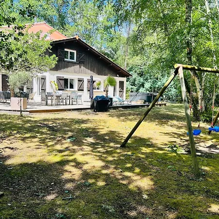 Hébergement de vacances De Gamme 11 Personnes Jacuzzi Privé
